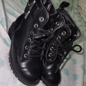 Toddler girls size 8 Wonder nation black boots